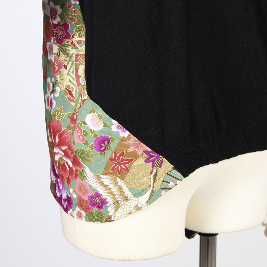 【一点物】TKg 花の中の鶴 前和柄ハイネックニット