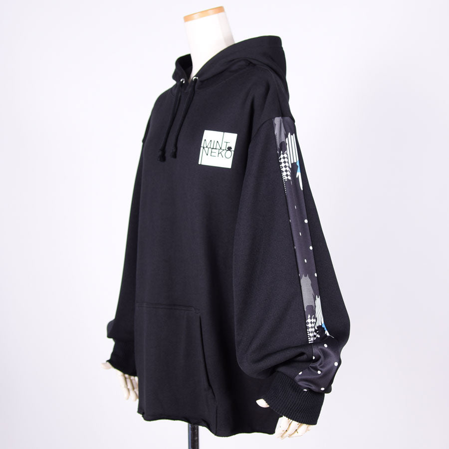 MINT NeKO ボリュームスリーブフーディー BK