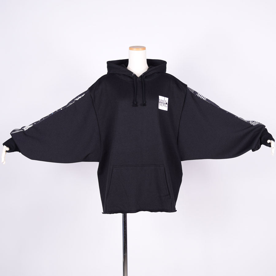 MINT NeKO ボリュームスリーブフーディー BK