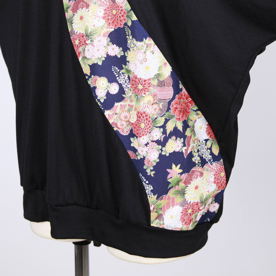 [One-of-a-kind item] TKg Autumn Flower Japanese Pattern Shoulder Slit Top