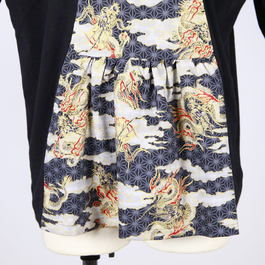 [One-of-a-kind item] TKg Dragon Flying on Hemp Leaves Pattern Tops with Fluttering Sleeves