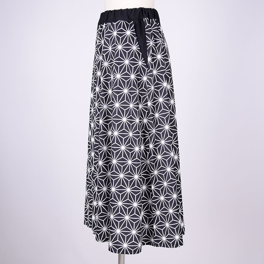 gouk Japanese pattern flare skirt / BK-WH