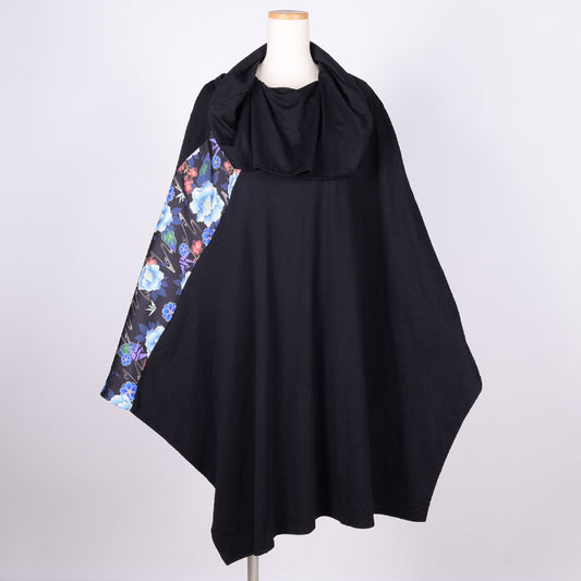 [One of a kind] TKg Poncho With a Japanese Pattern on the Right Side