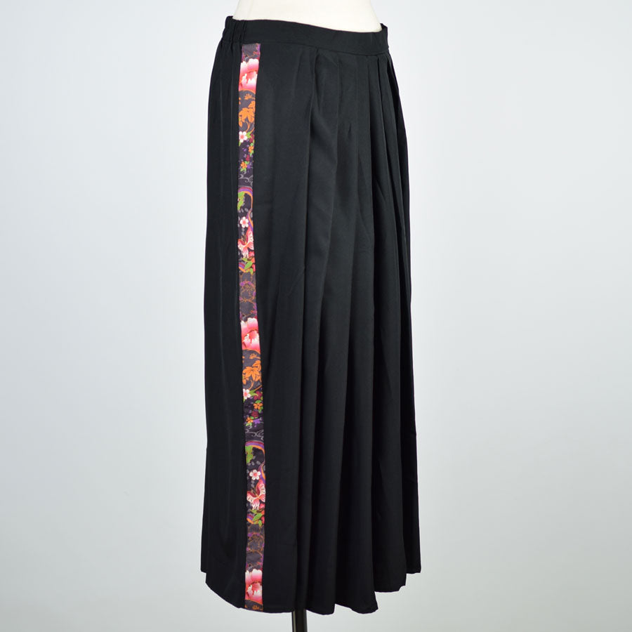 [1 point] TKG 3 tack hakama pants