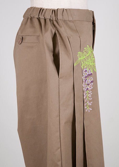 Wide pants beige with pleats on both sides of GOUK
