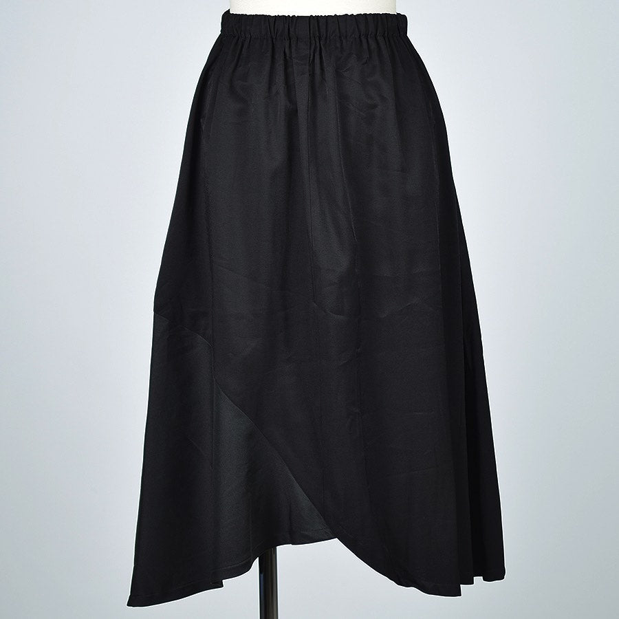 Hem skirt divided into TKR bifurcated